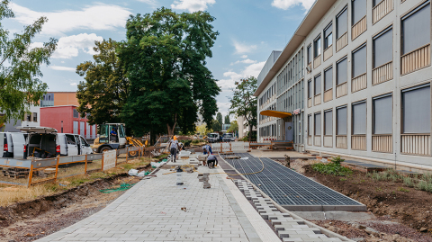 Construction work on Campus-Allee in front of Building 16 (c) Jana Dünnhaupt, University of Magdeburg Construction work on Campus-Allee in front of Building 16 (c) Jana Dünnhaupt, University of Magdeburg