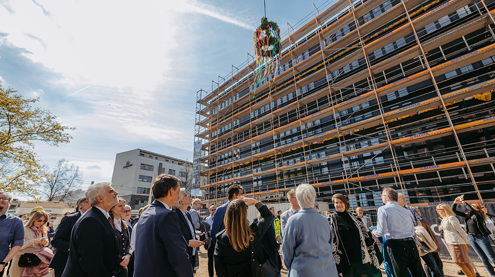 /unimagdeburg_media/Presse/Bilder/Pressemitteilungen/2026/Die+Kooperation+soll+unter+anderem+den+Schu%CC%88lerinnen+und+Schu%CC%88lern+Zugang+zu+den+Ressourcen+der+Universita%CC%88t+geben+und+gleichzeitig+Lehramtsstudierenden+ermo%CC%88glichen+Praxiserfahrungen+zu+sammeln_+%28c%29+Jana+Du%CC%88nnhaupt_Uni+Magdeburg-height-560-width-1000-p-140030.(c) Jana Dünnhaupt:Uni Magdeburg